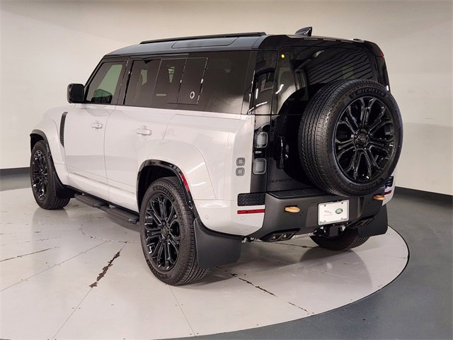 Used 2026 Land Rover Defender 110 image 6