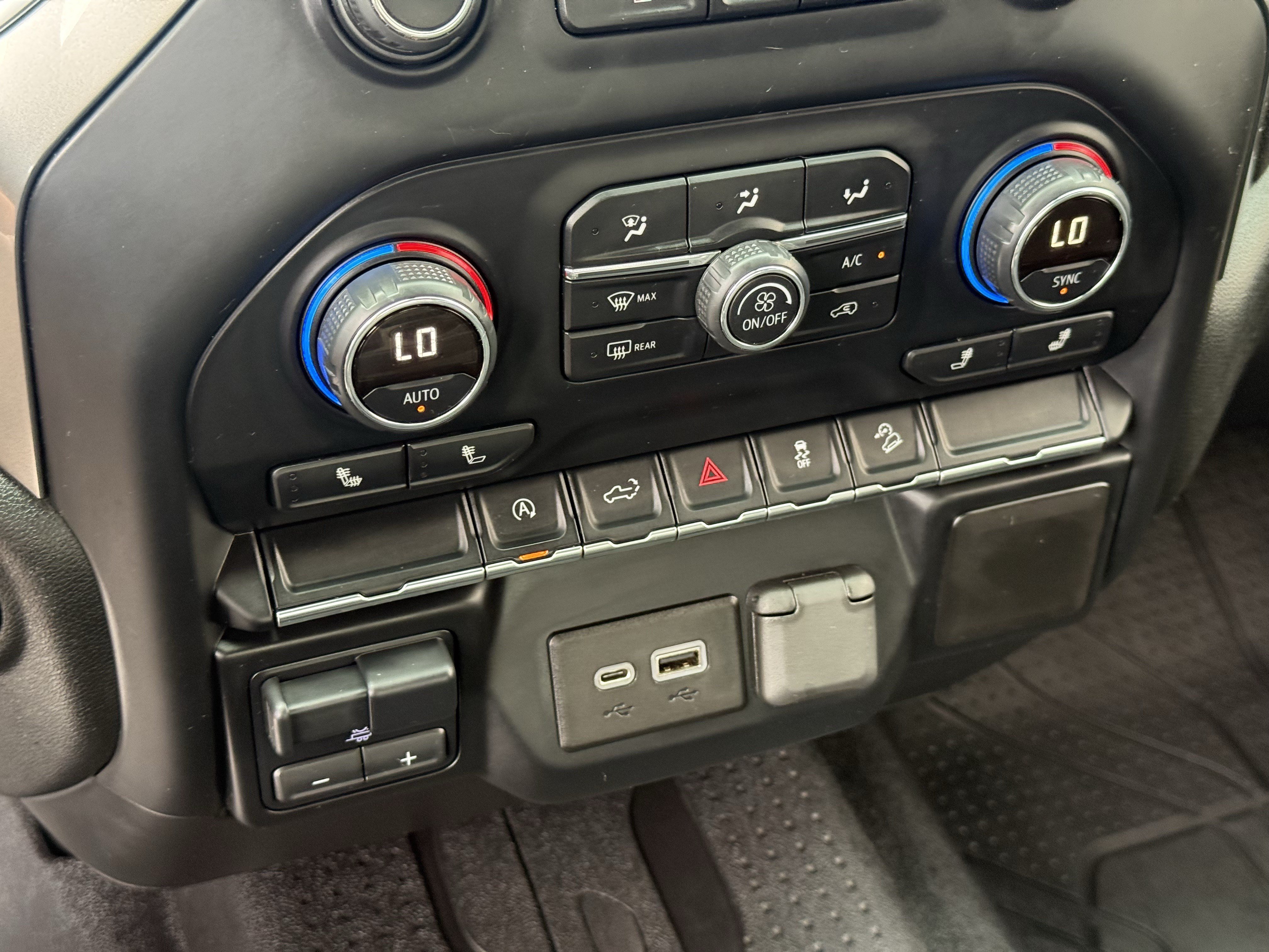 Used 2019 Chevrolet Silverado 1500 RST AWD/4WD image 21
