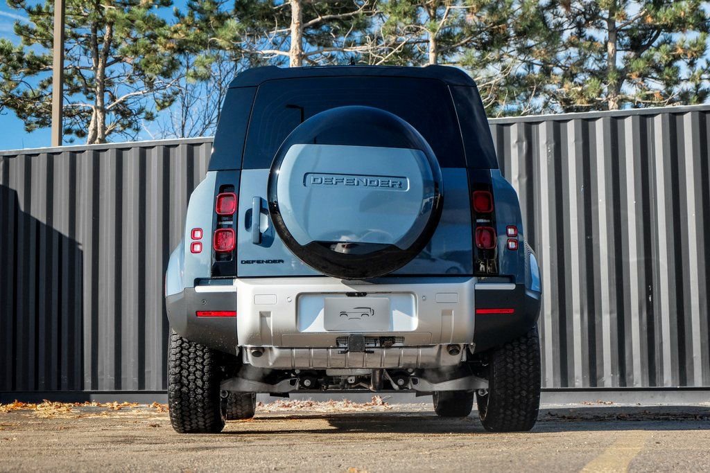 Used 2025 Land Rover Defender 110 S image 8