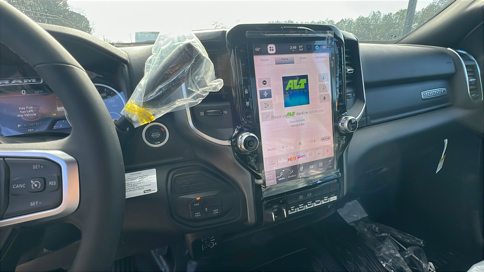 New 2025 RAM 5500 4x4 Regular Cab image 24