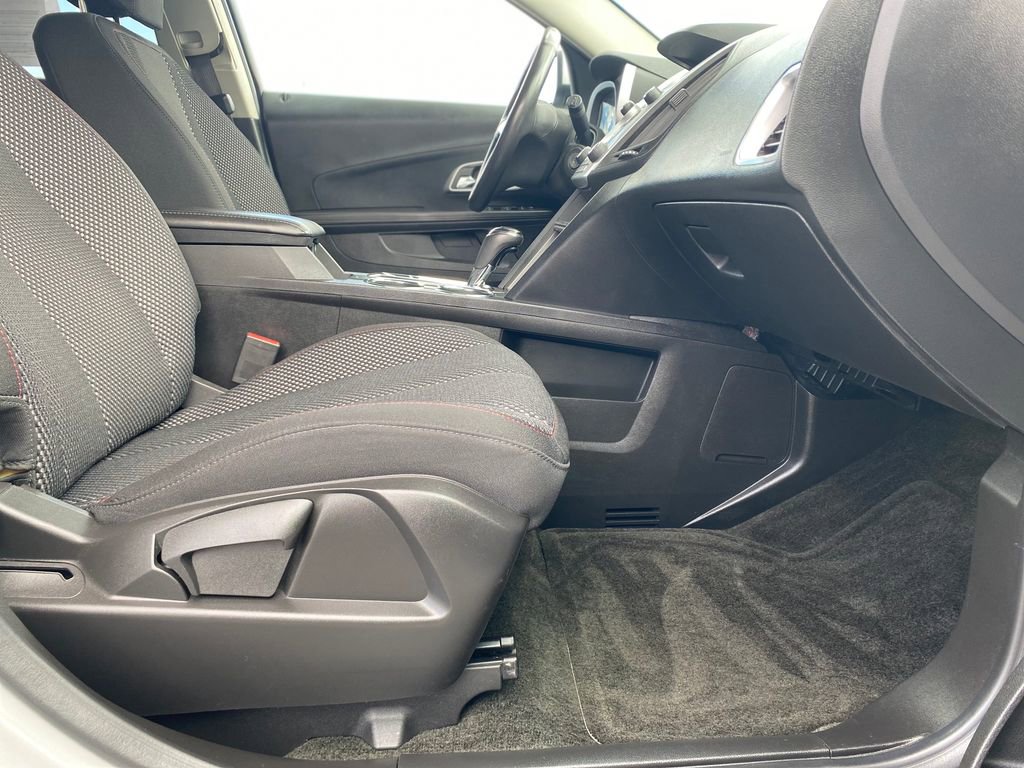 Used 2017 Chevrolet Equinox LT w/ Convenience Package image 11