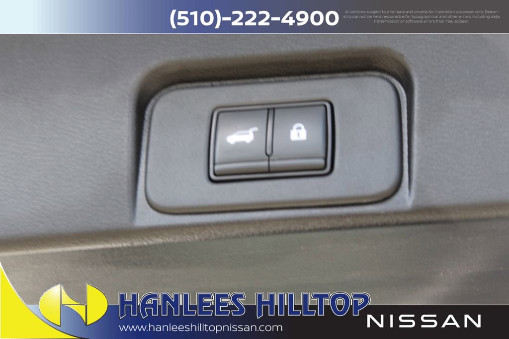 Used 2025 Nissan Rogue SV AWD/4WD image 11