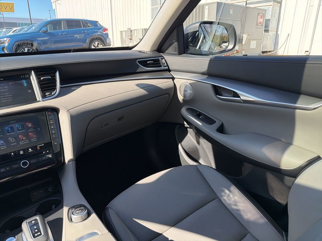 Used 2025 INFINITI QX50 Luxe image 29