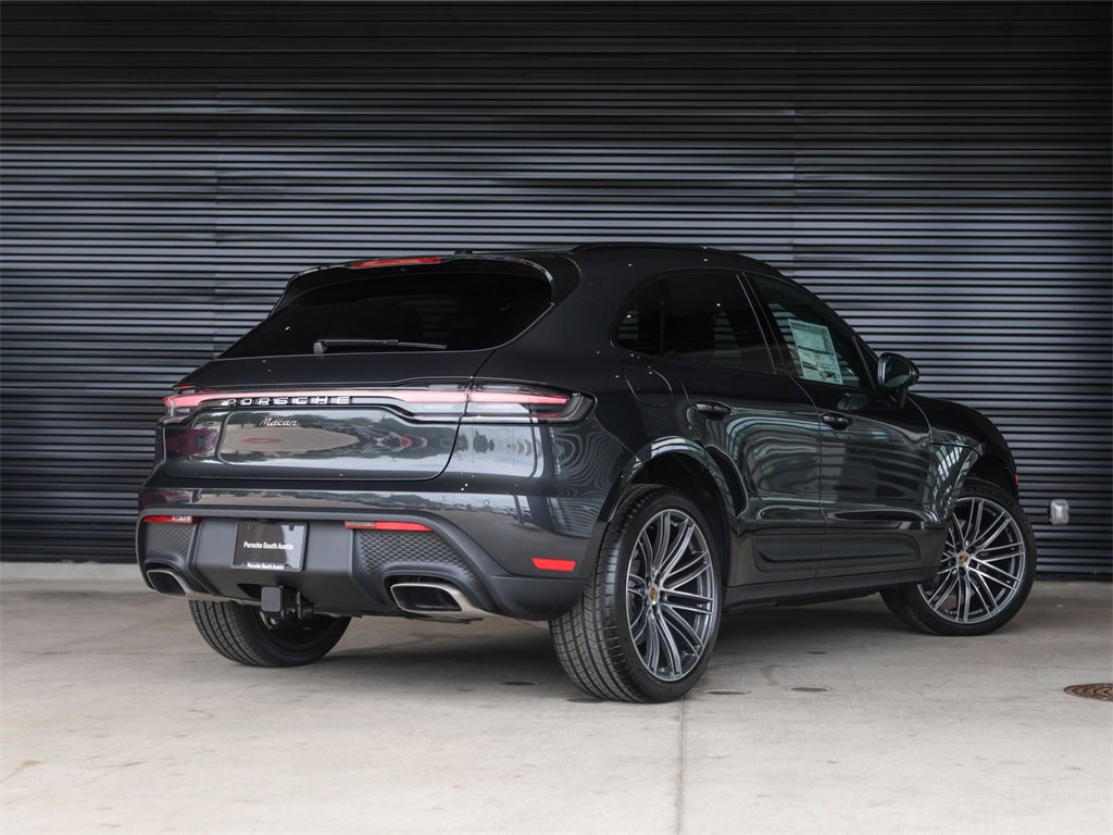 Used 2025 Porsche Macan image 7