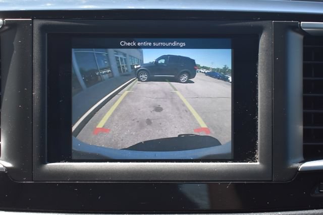 Used 2020 Chrysler Pacifica Touring-L FWD image 27