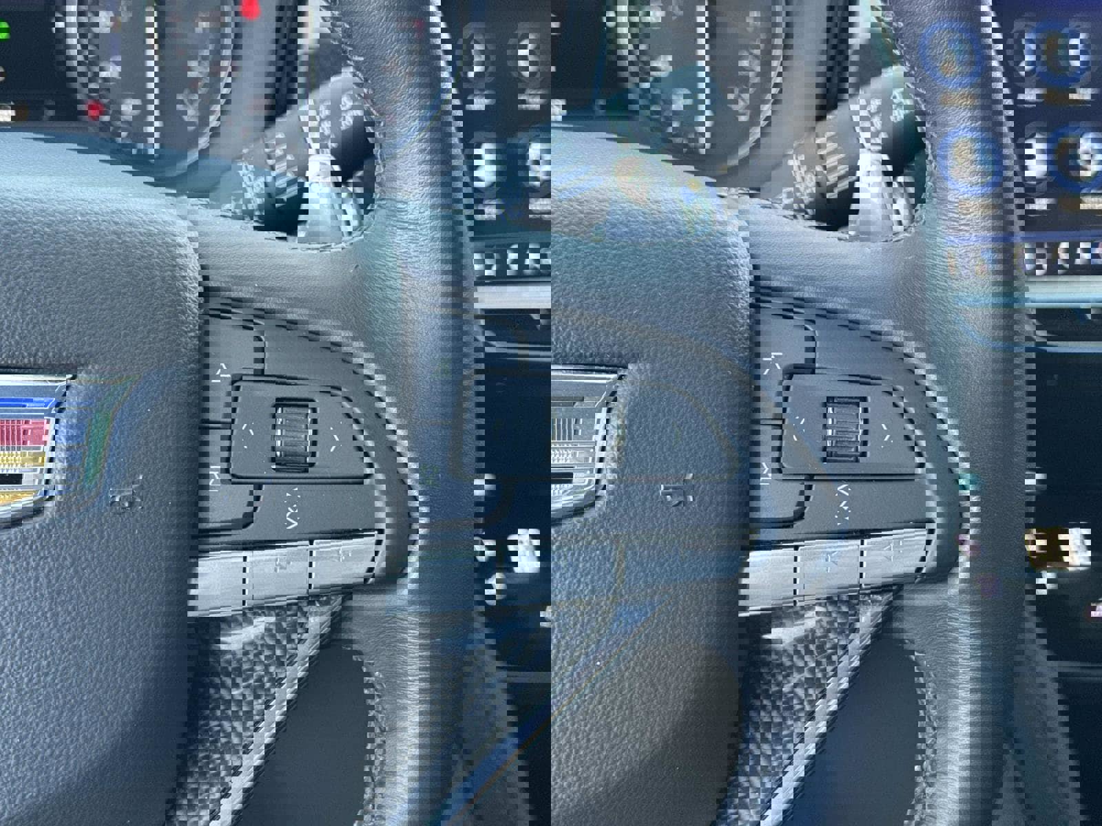 Certified 2024 Cadillac XT6 Sport w/ Technology Package image 32