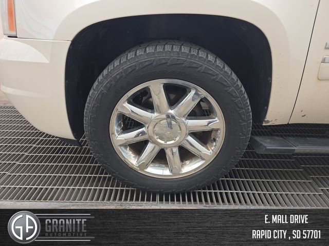Used 2011 GMC Yukon Denali image 26