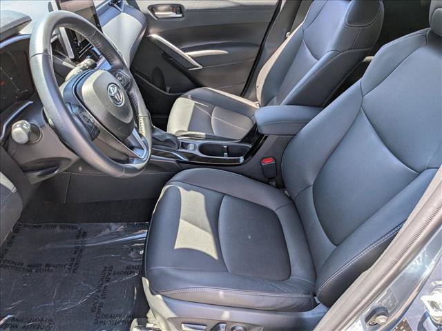 Used 2023 Toyota Corolla Cross XLE w/ Convenience Package FWD image 17