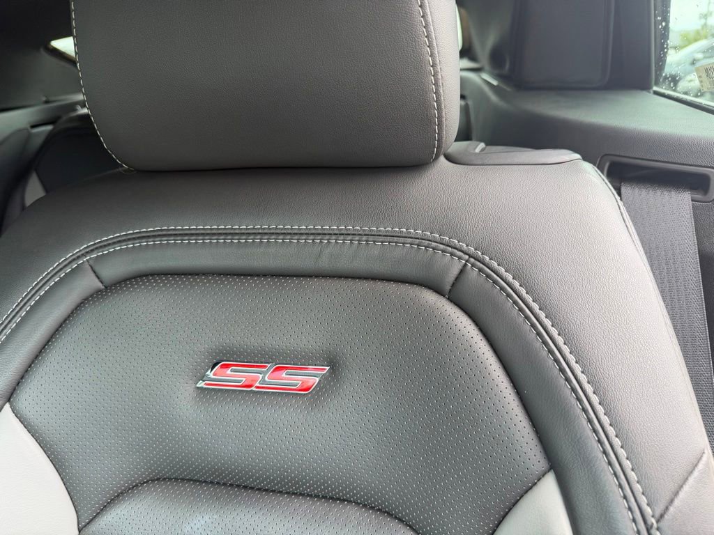 Used 2023 Chevrolet Camaro SS RWD image 12