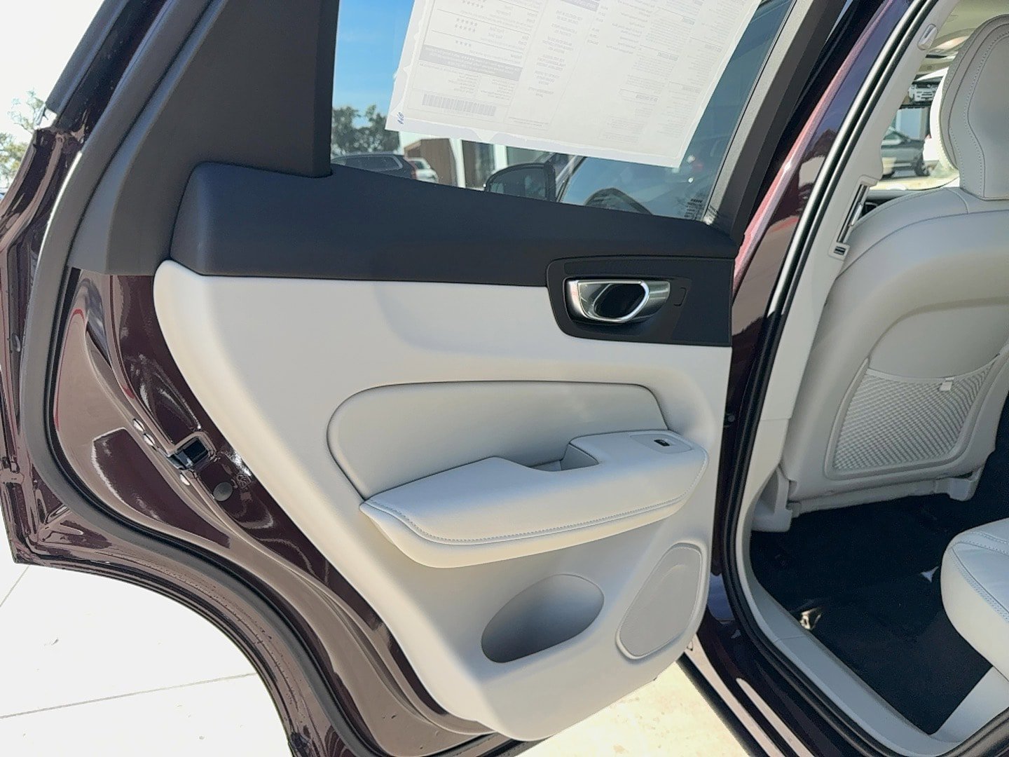 New 2026 Volvo XC60 B5 Ultra w/ Protection Package Premier AWD/4WD image 14