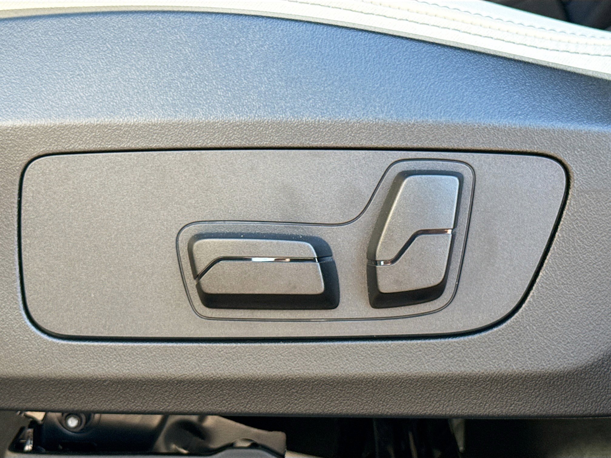 New 2026 BMW X1 xDrive28i w/ Convenience Package image 24