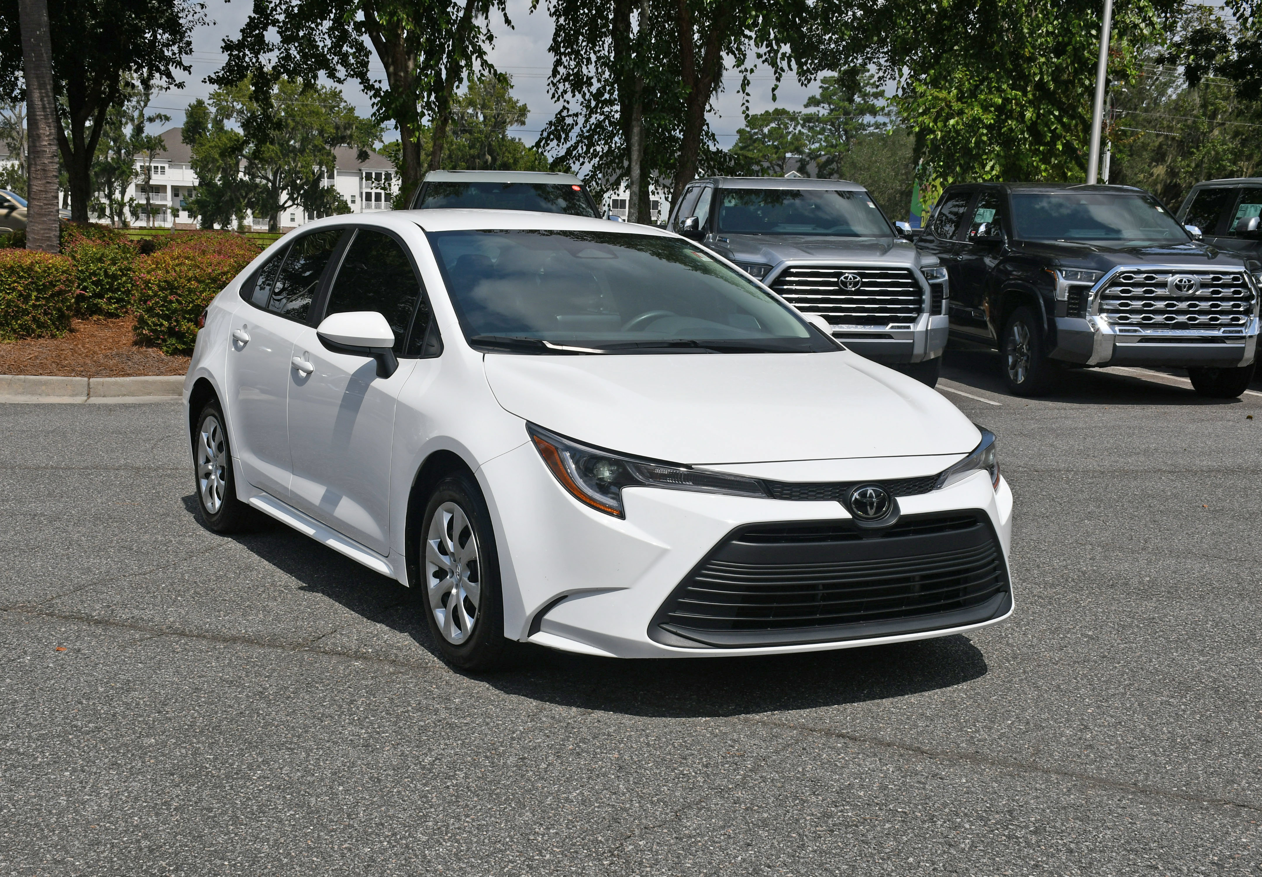 Certified 2025 Toyota Corolla LE FWD image 6
