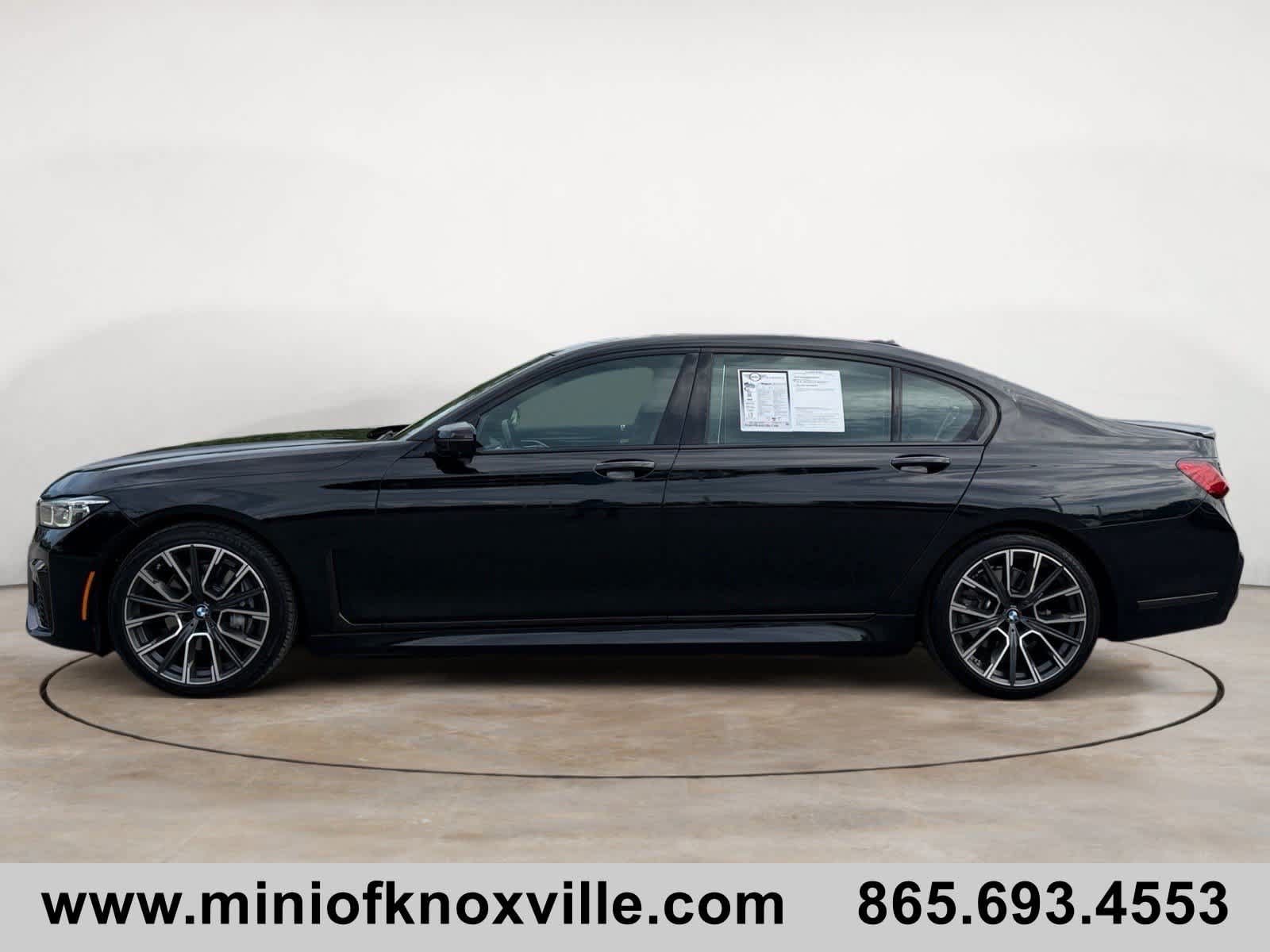 Used 2022 BMW 740i w/ M Sport Package RWD image 6