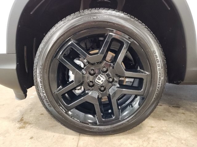 Certified 2025 Honda Passport Black Edition image 10