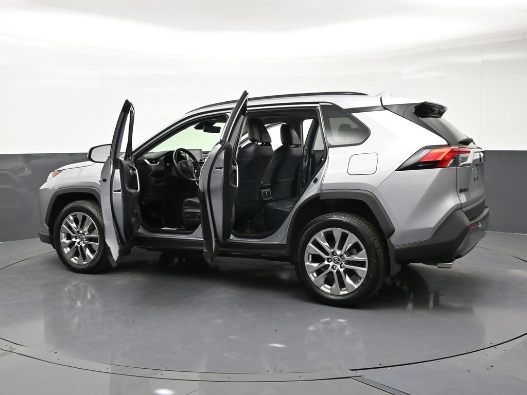Used 2019 Toyota RAV4 Limited AWD/4WD image 35