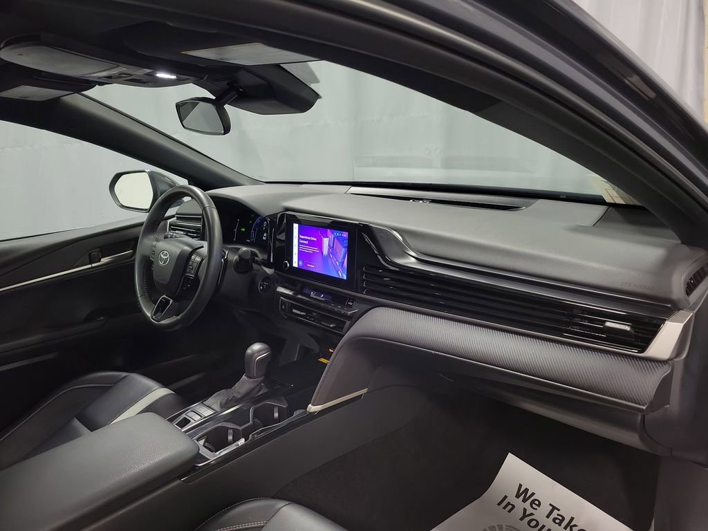 Used 2025 Toyota Camry SE image 27
