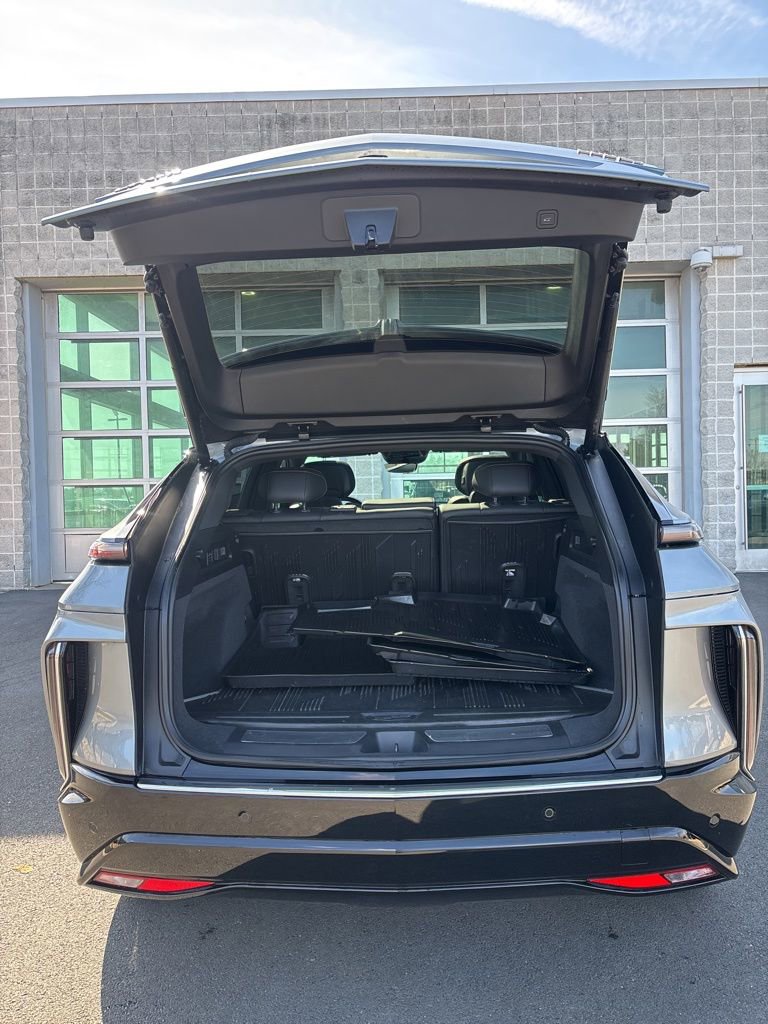 Used 2024 Cadillac Lyriq Luxury w/ LPO, Floor Liner Package image 11