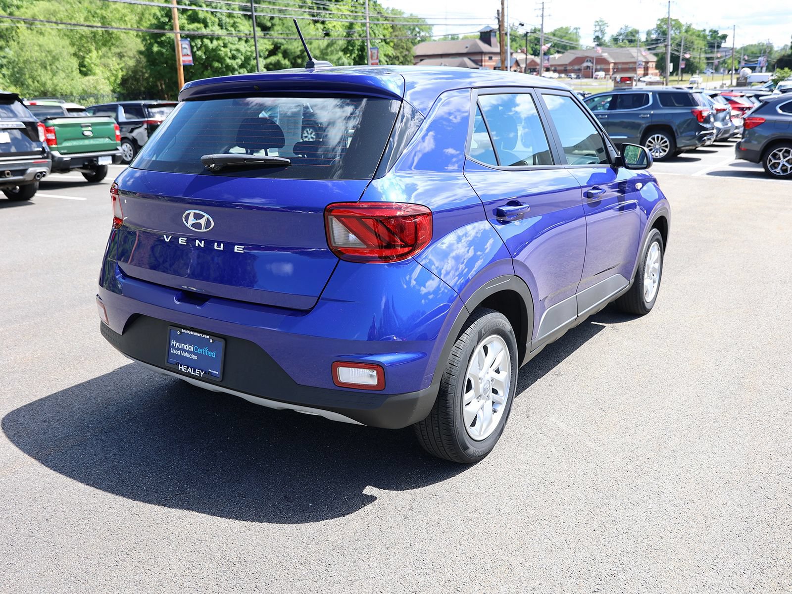 Used 2023 Hyundai Venue SE FWD image 7