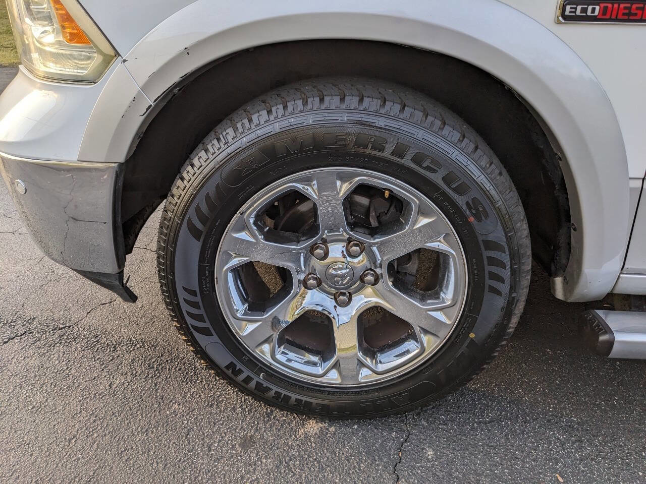 Used 2016 RAM 1500 Laramie w/ Convenience Group AWD/4WD image 11