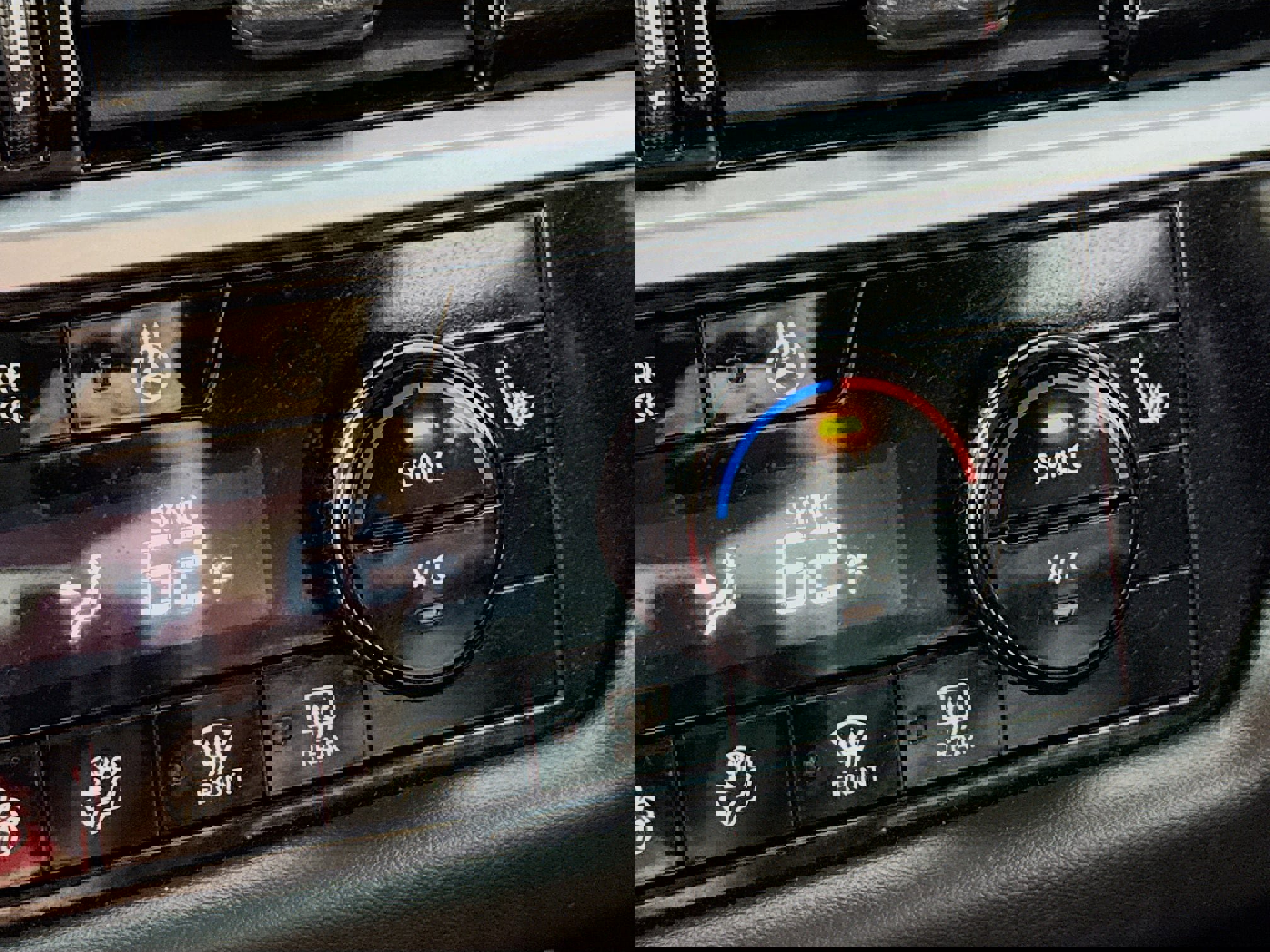 Used 2023 Nissan Pathfinder SL image 4