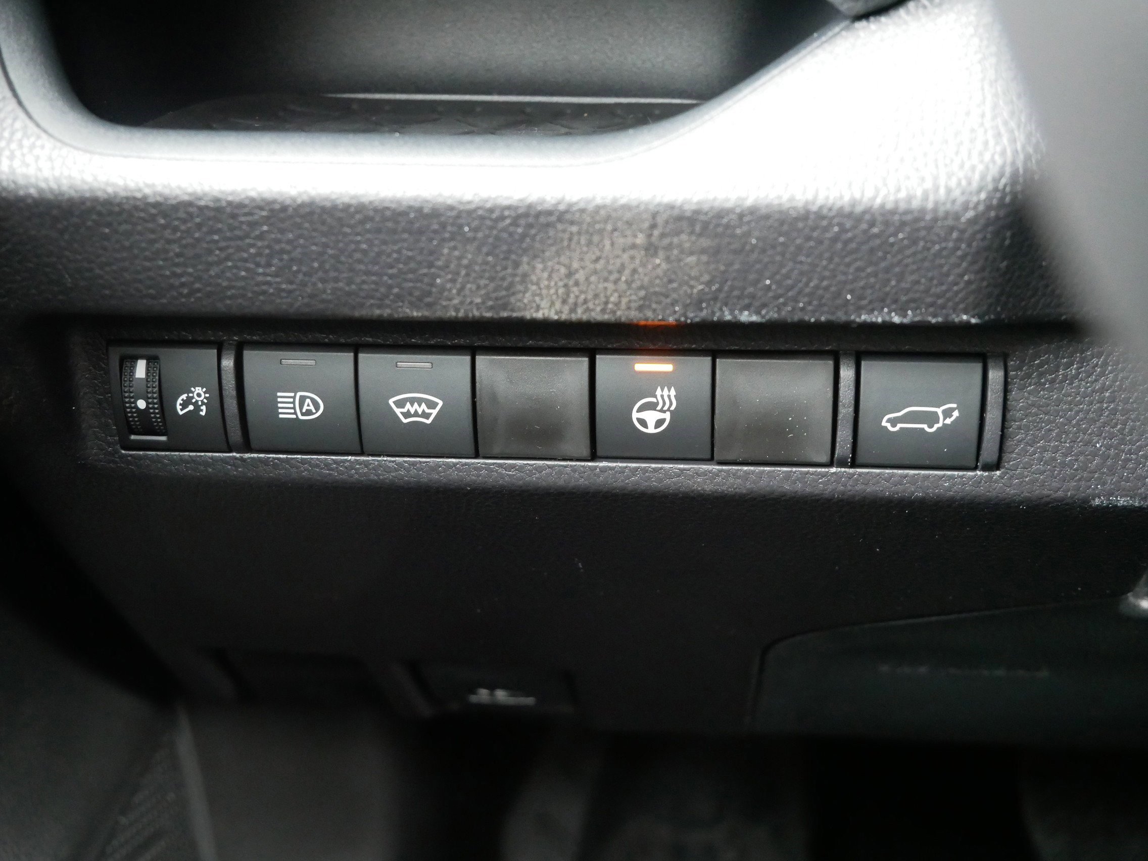 New 2025 Toyota RAV4 XLE Premium image 10