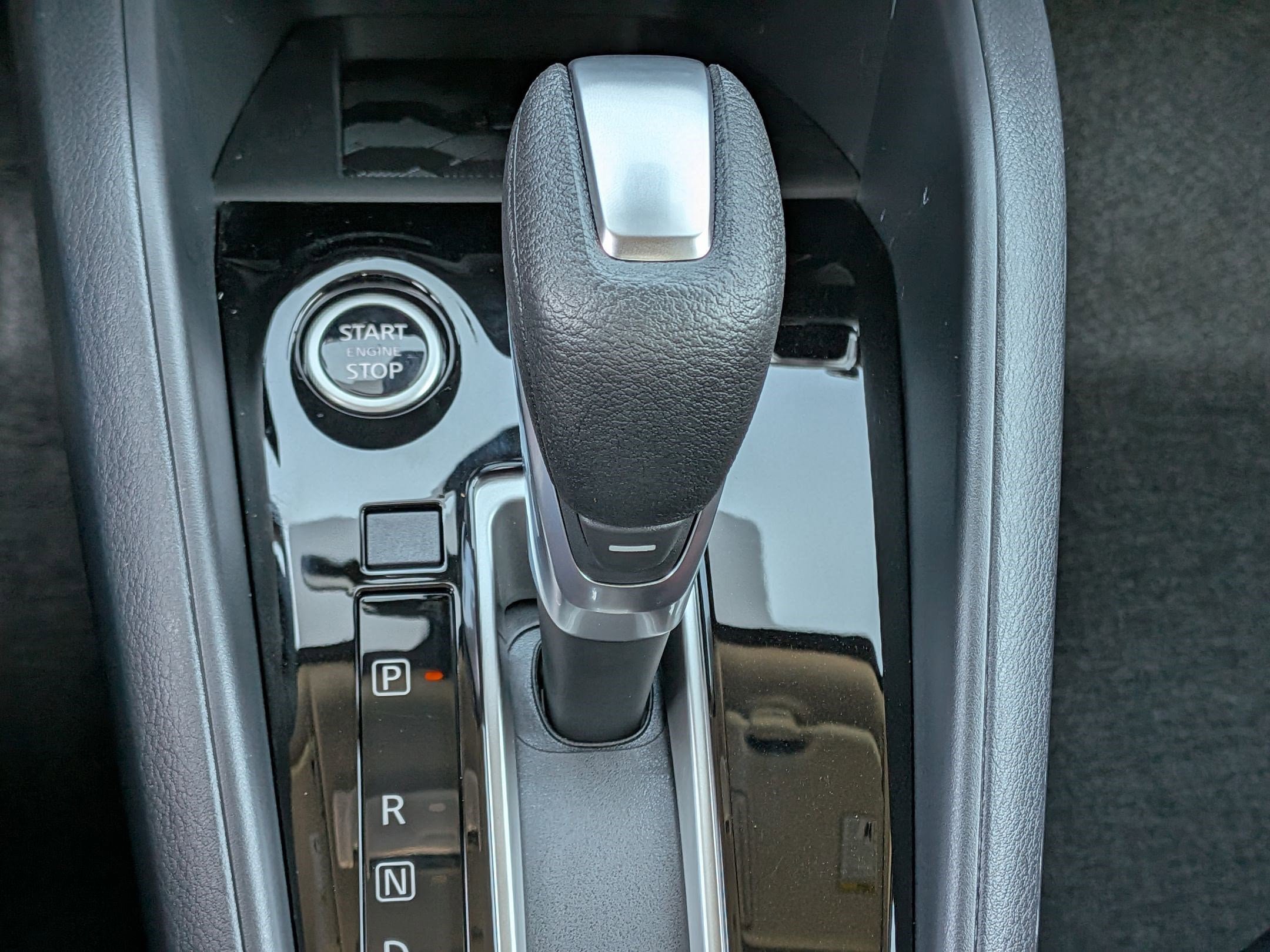 New 2025 Nissan Versa SR w/ Trunk Package FWD image 24