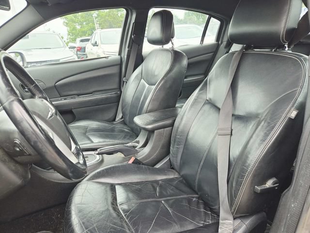 Used 2013 Chrysler 200 Limited FWD image 7