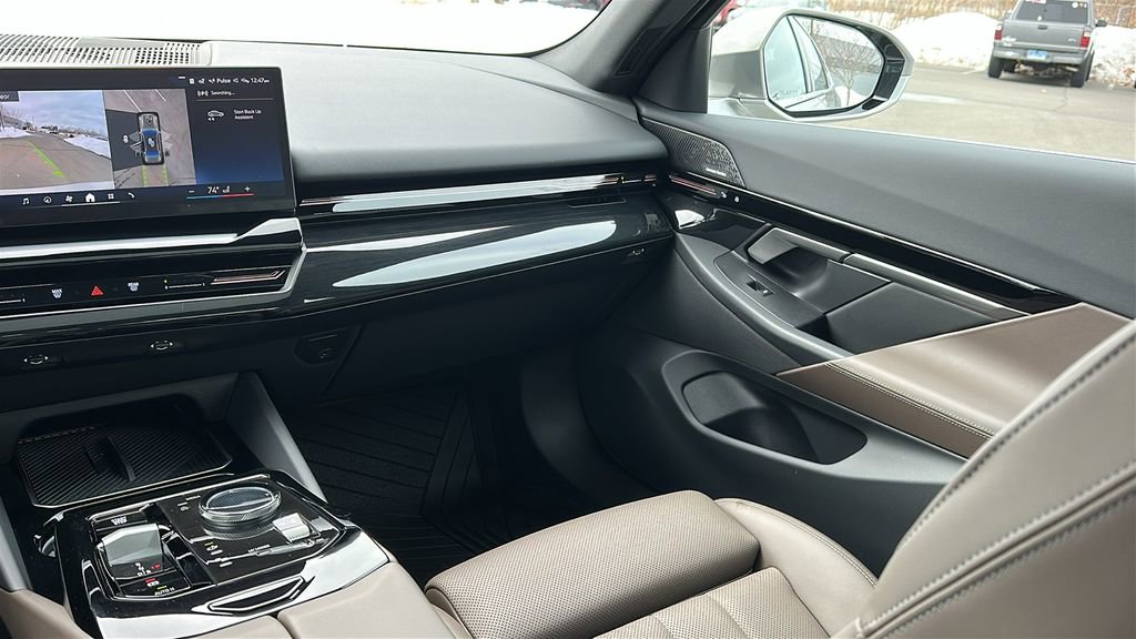 Used 2024 BMW 530i xDrive w/ Premium Package image 22