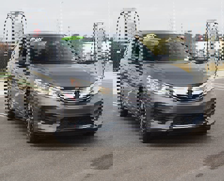 Used 2016 Honda Accord LX image 2