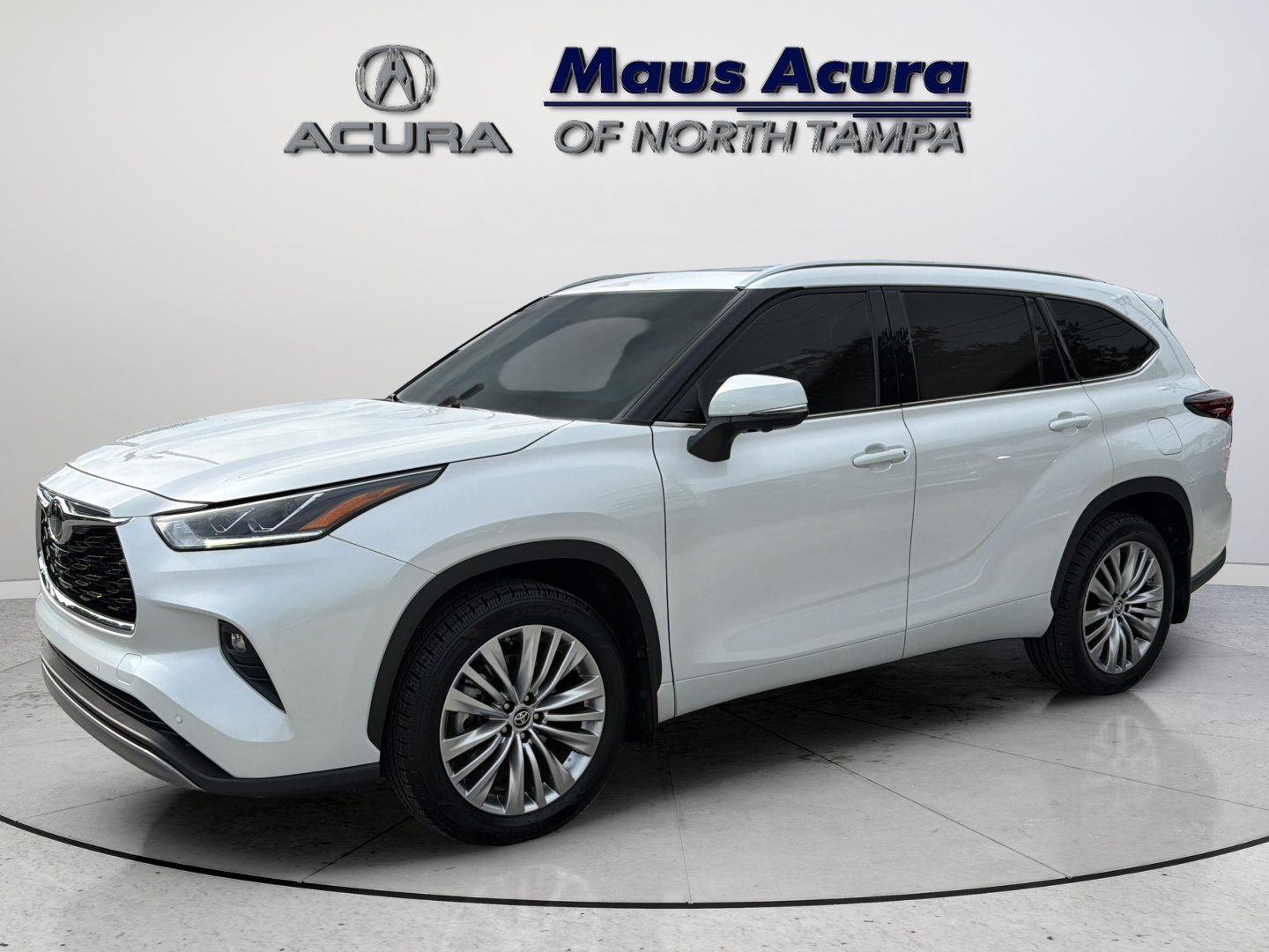 Used 2024 Toyota Highlander Platinum FWD image 5