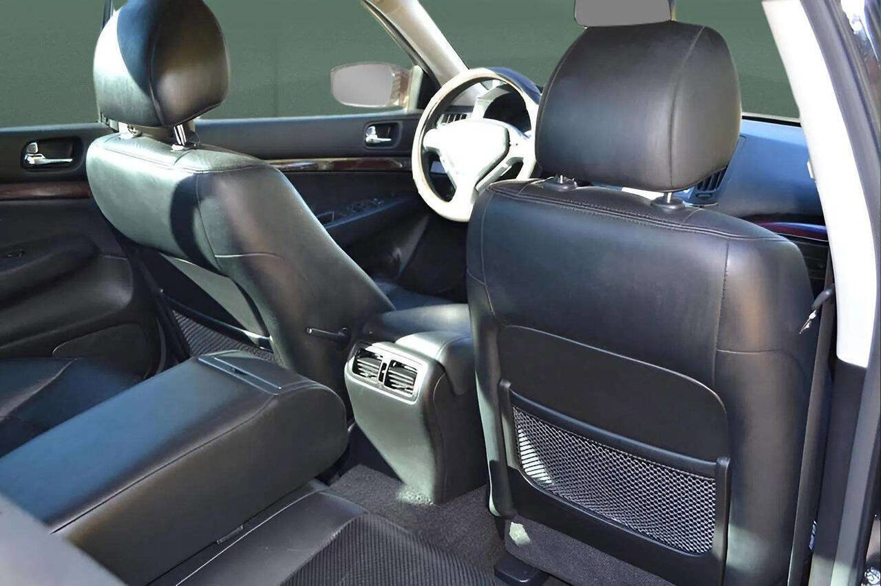 Used 2013 INFINITI G37 Journey w/ Premium Pkg image 23