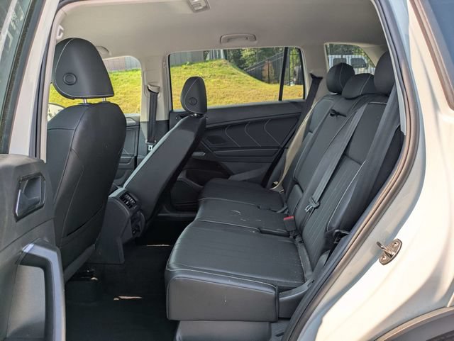 Used 2023 Volkswagen Tiguan SE AWD/4WD image 15