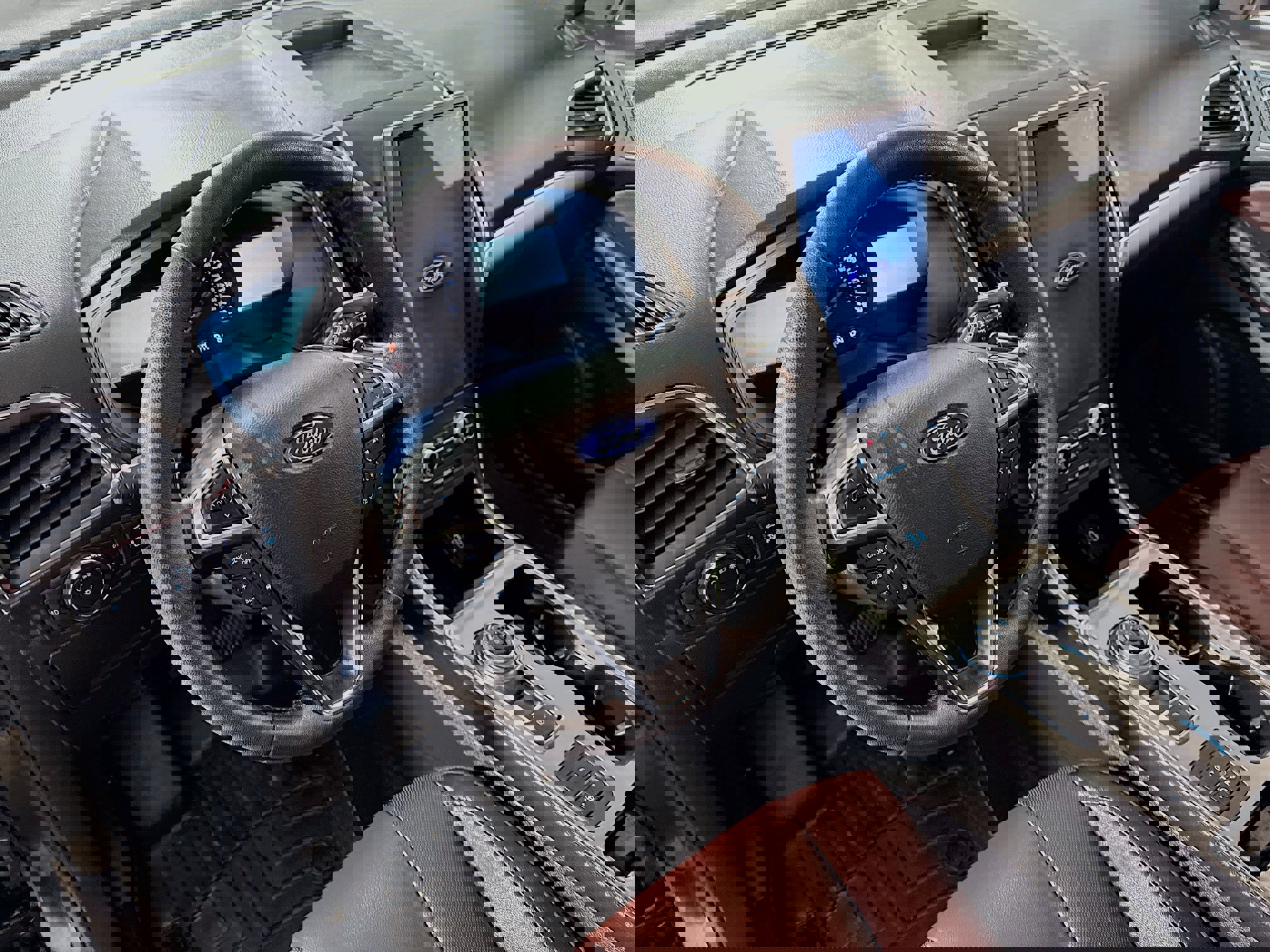 Used 2022 Ford Edge Titanium w/ Equipment Group 301A image 14