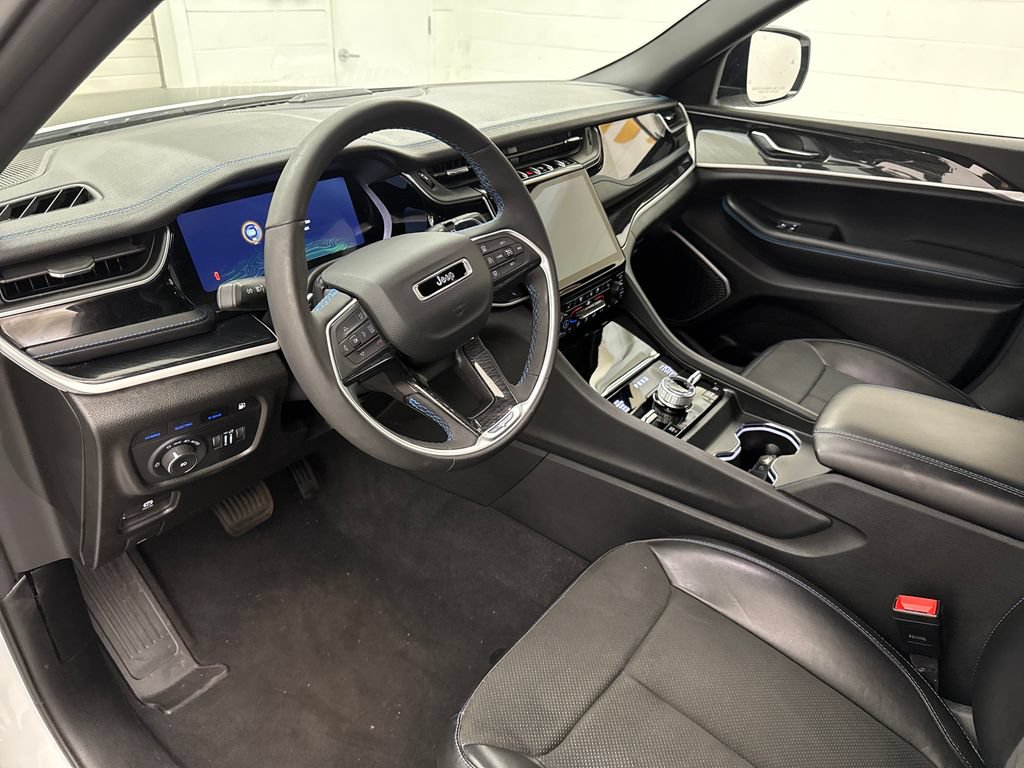 Used 2024 Jeep Grand Cherokee Trailhawk AWD/4WD image 13