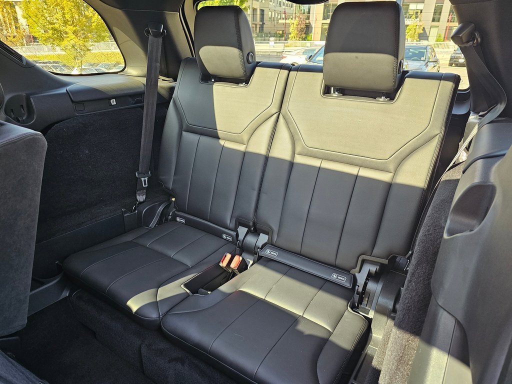 Used 2020 Land Rover Discovery Landmark image 23