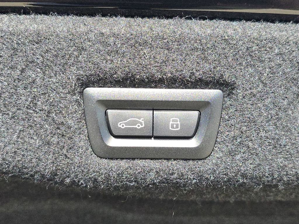 Used 2025 BMW i5 M60 w/ Executive Package image 17