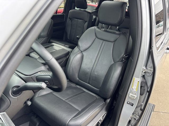 Used 2023 Jeep Wagoneer Series III w/ Premium Group I image 25