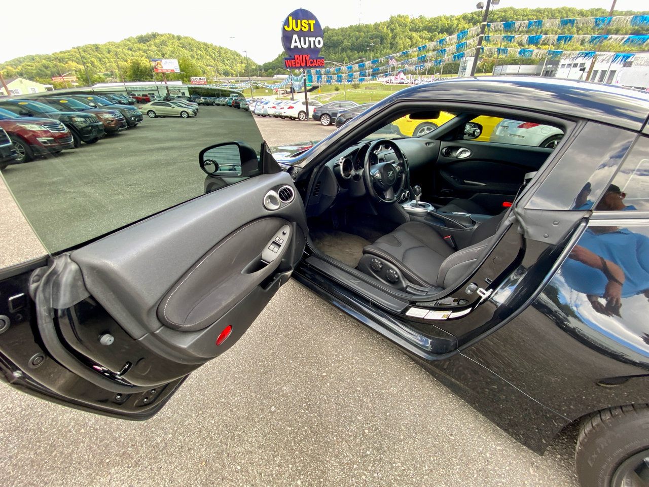 Used 2016 Nissan 370Z Touring w/ Aerodynamics Package image 15