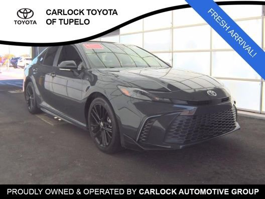 Used 2025 Toyota Camry SE FWD image 3