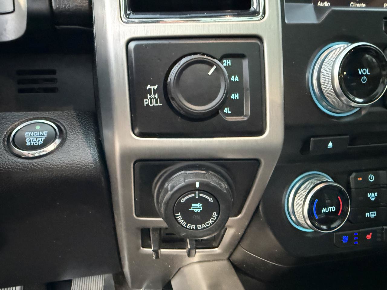 Used 2018 Ford F150 Platinum w/ Equipment Group 701A Luxury AWD/4WD image 27