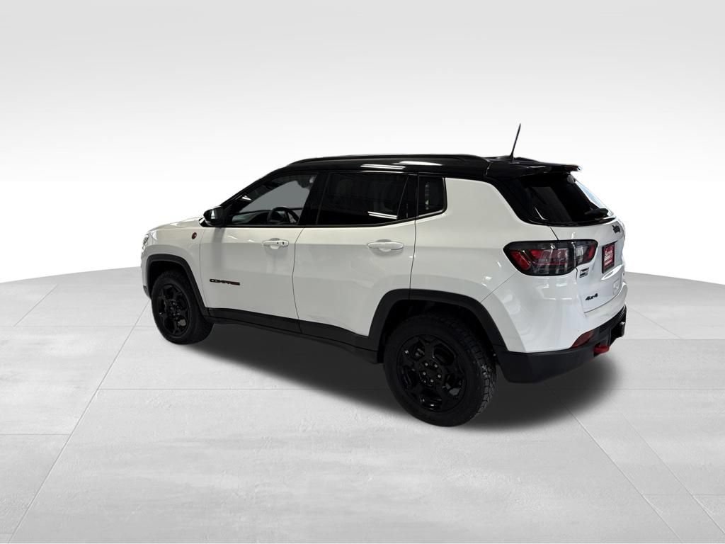 Used 2024 Jeep Compass Trailhawk w/ Trailhawk Elite Group AWD/4WD image 4