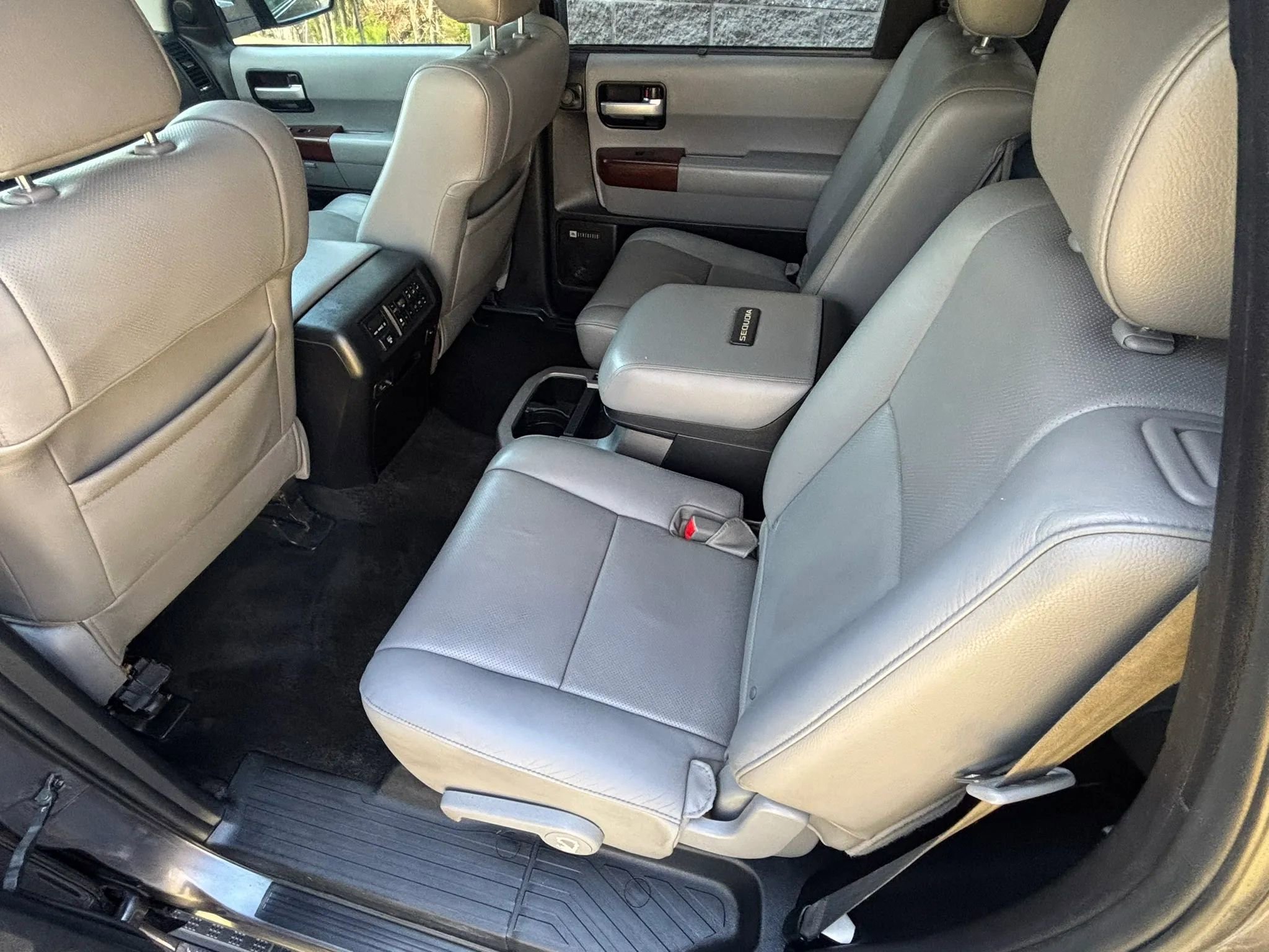 Used 2014 Toyota Sequoia Platinum AWD/4WD image 22