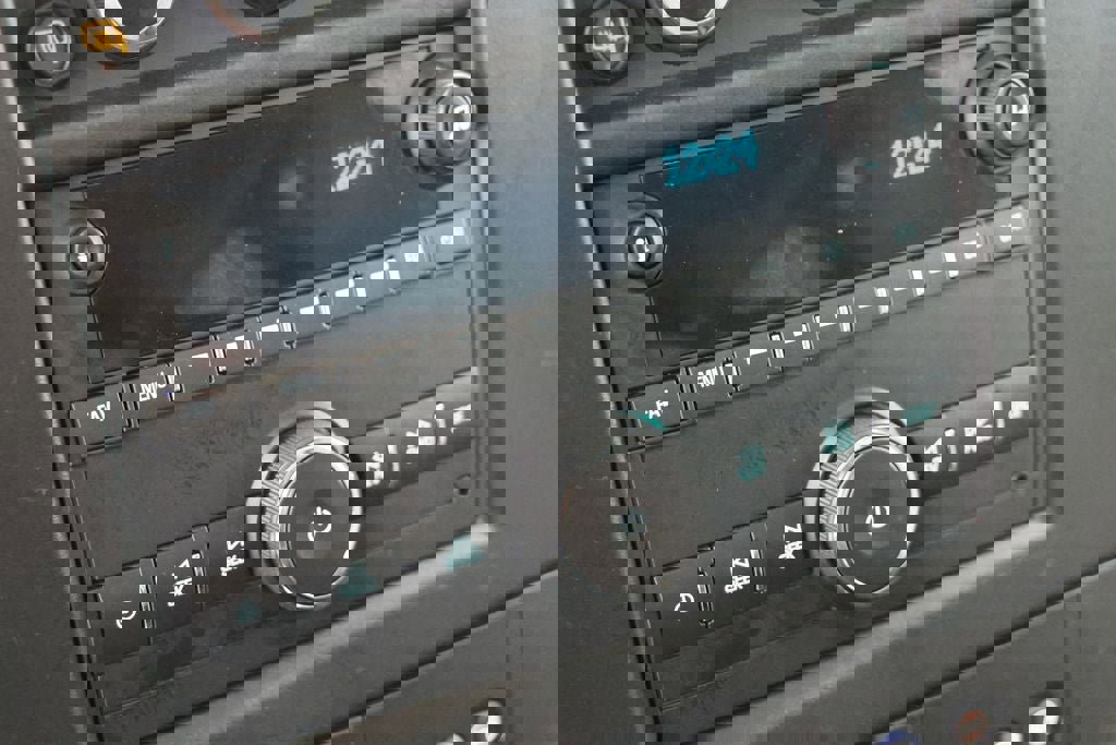 Used 2018 Chevrolet Express 3500 LT w/ LT Preferred Equipment Group image 18