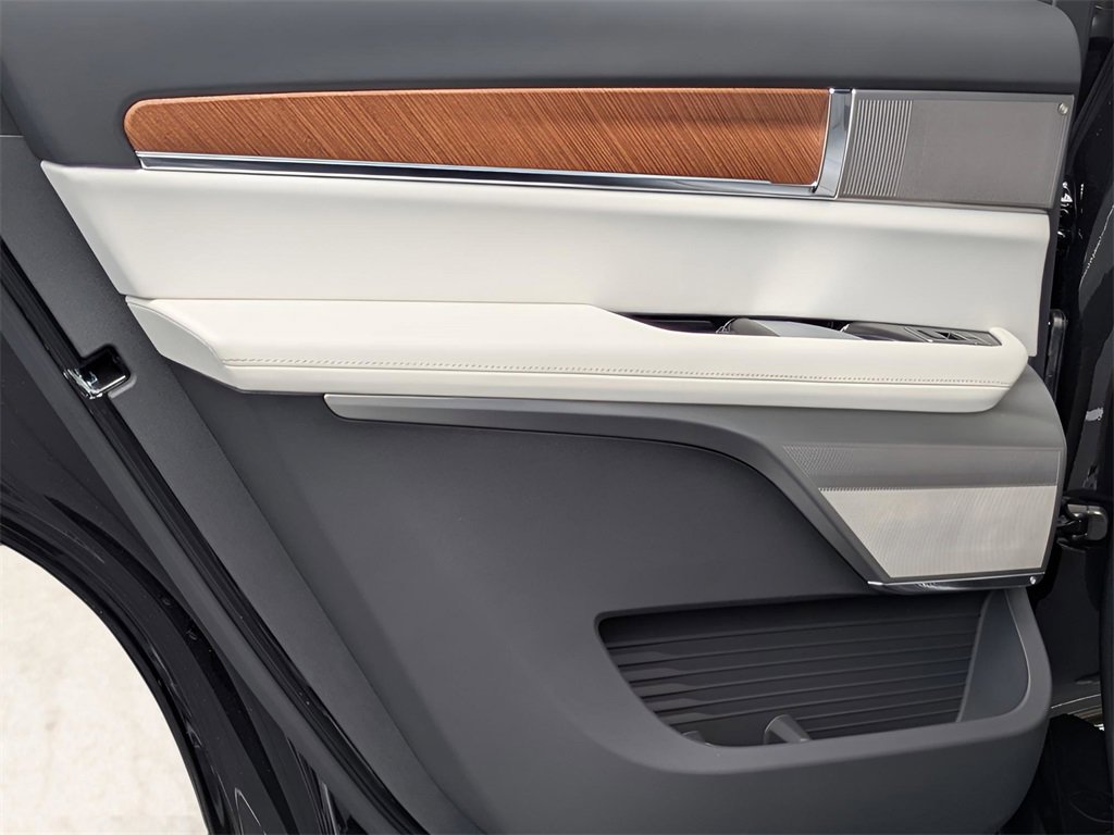 New 2026 Cadillac Vistiq Luxury image 12