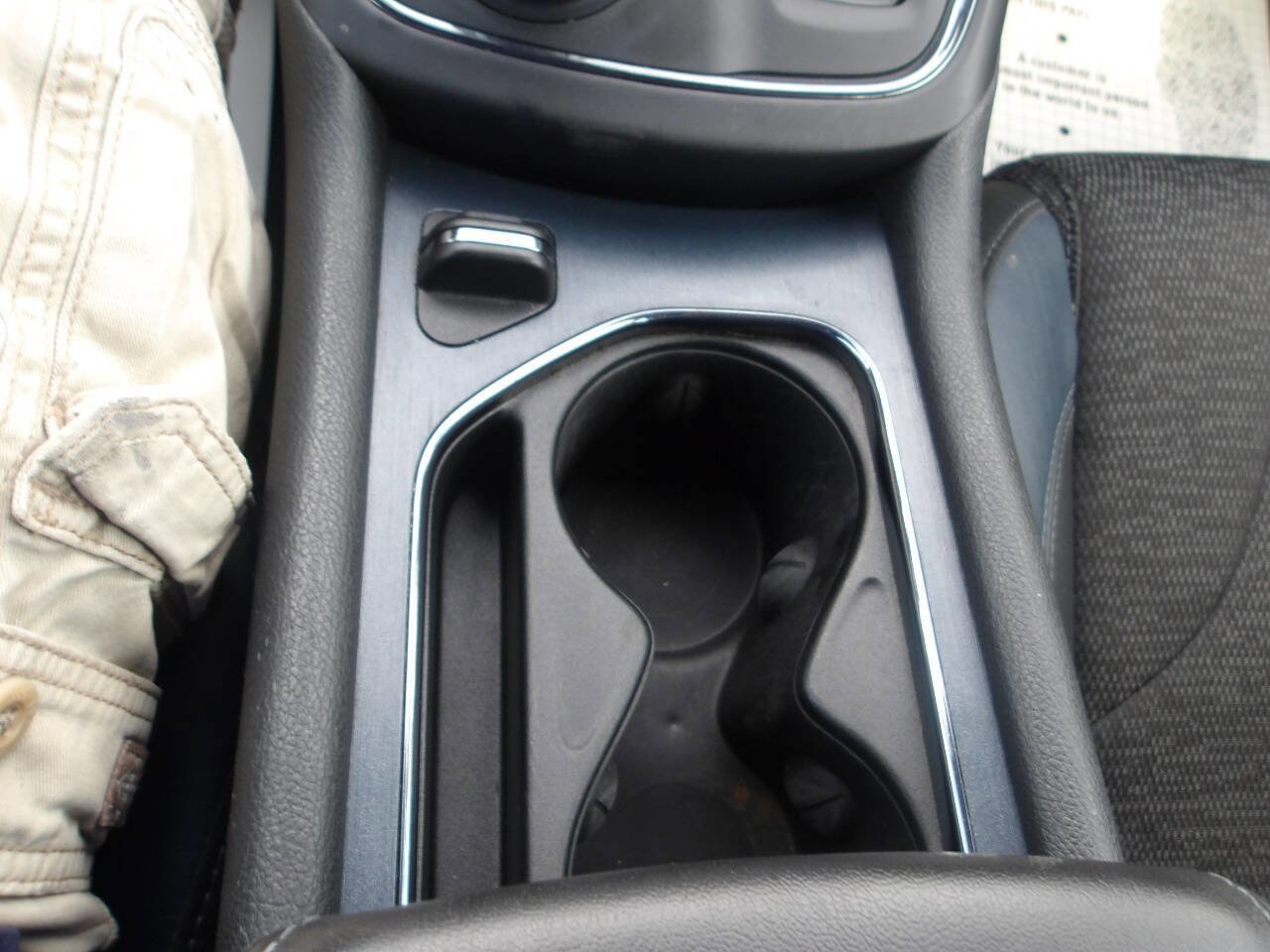 Used 2015 Chrysler 200 S FWD image 17