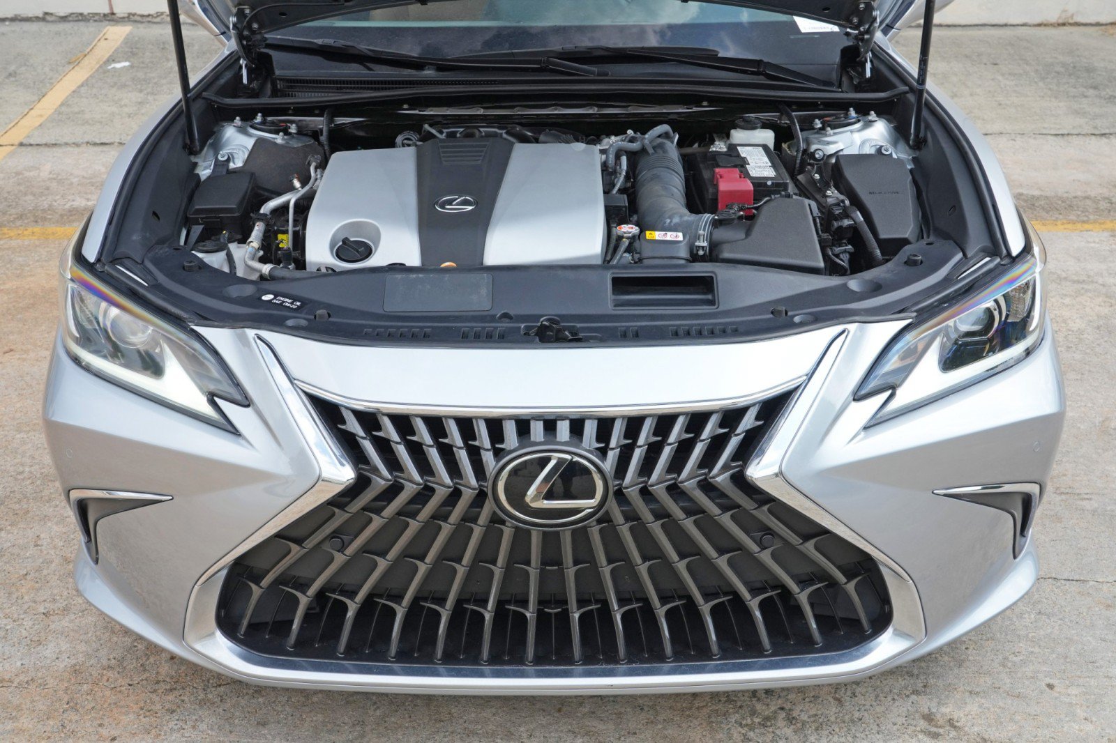 Used 2024 Lexus ES 350 w/ Premium Package FWD image 8