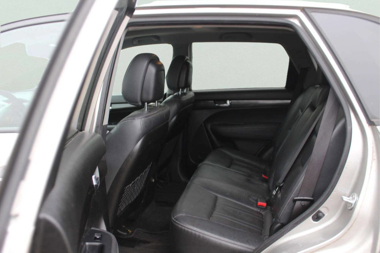 Used 2013 Kia Sorento EX w/ EX V6 Premium Pkg image 7