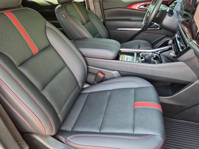 Used 2024 Chevrolet Traverse RS AWD/4WD image 28