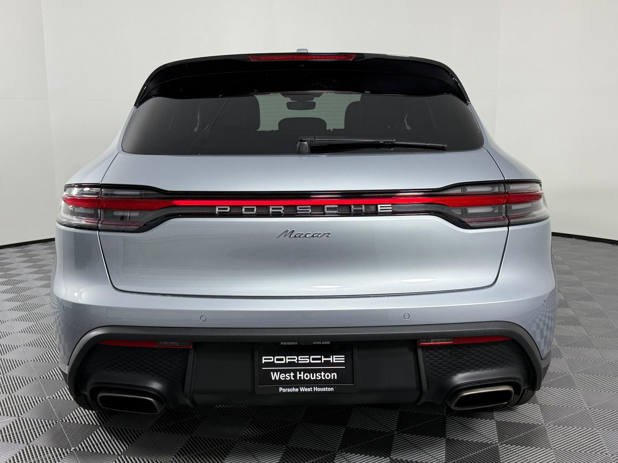 New 2025 Porsche Macan image 10