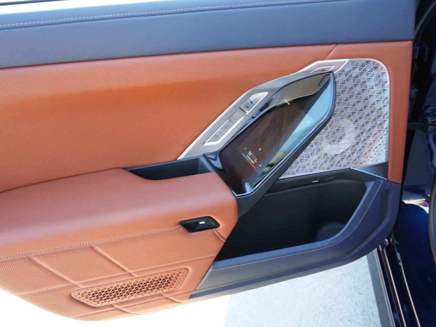 Used 2025 BMW 760i xDrive w/ Executive Package image 17